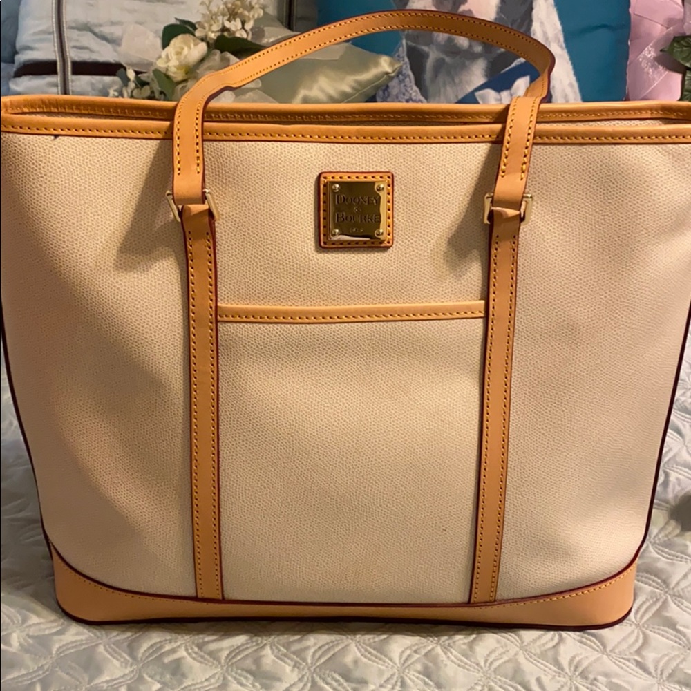 NWT Dooney & Bourke shoulder tote